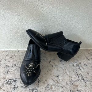 Sam Edelman Black Heeled Boots with Classic Design